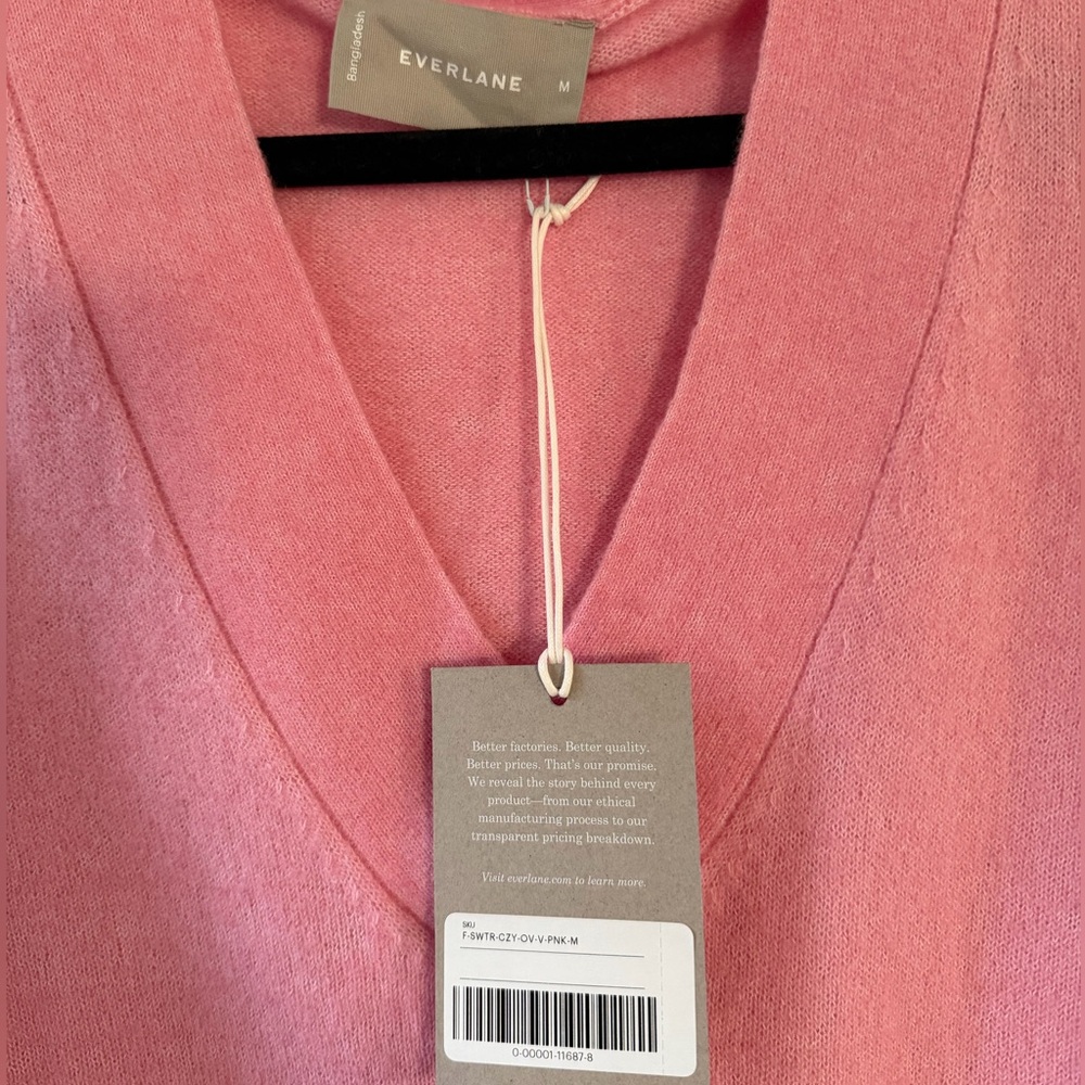 Everlane - Pink V-Neck Women's Sweater - Picture 3 of 4